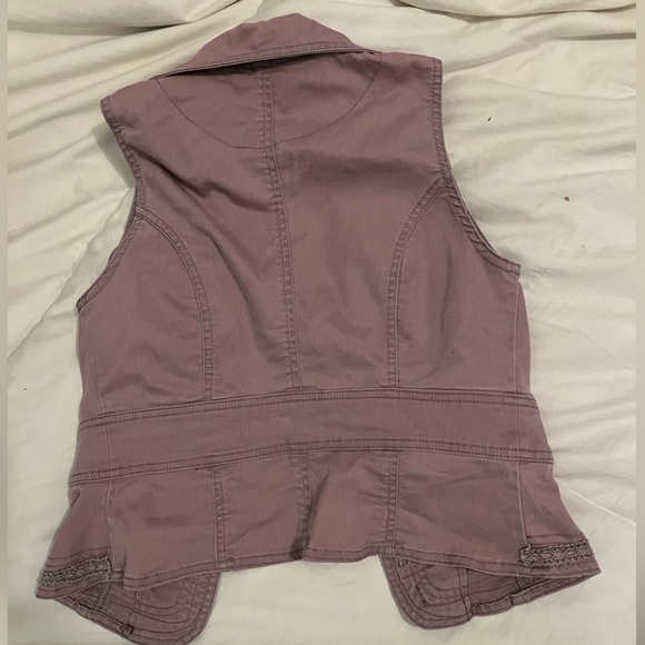 Vest - Picture 3 of 3